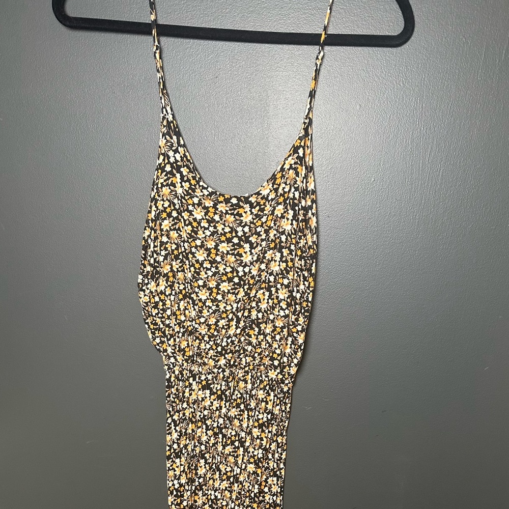 All In Favor | Floral Maxi Dress | Adjustable Straps | Ruched Waist | Medium - Picture 5 of 8